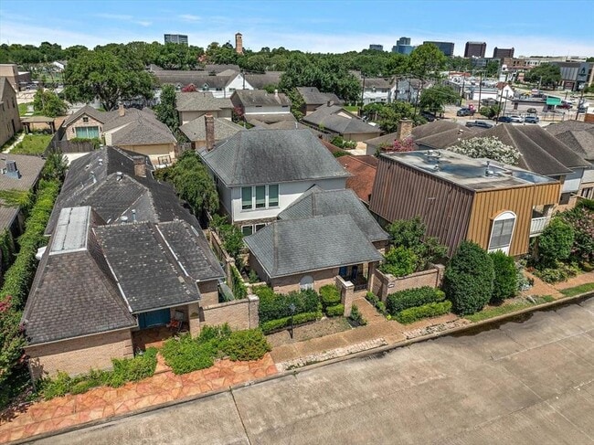 Building Photo - 627 Chadbourne Ct