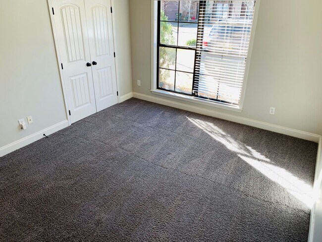 Foto del edificio - 2005 Stephanie Ct