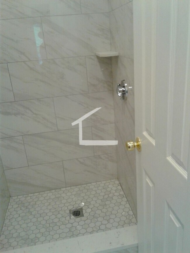 Foto del edificio - Brighton single family near BC 8bed / 4bath