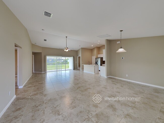 Building Photo - 311 Tandil St