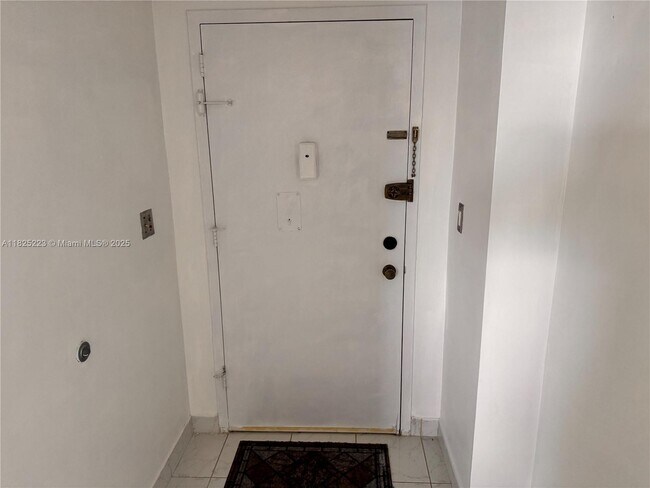 Foto del edificio - 2750 NE 183rd St