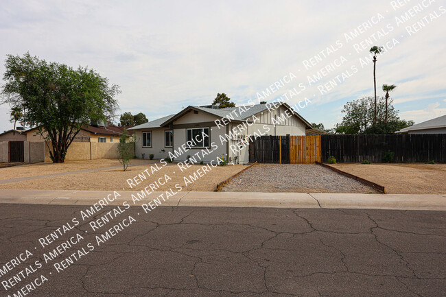 Building Photo - Newly Remodeled 3 bedroom home in Glendale!