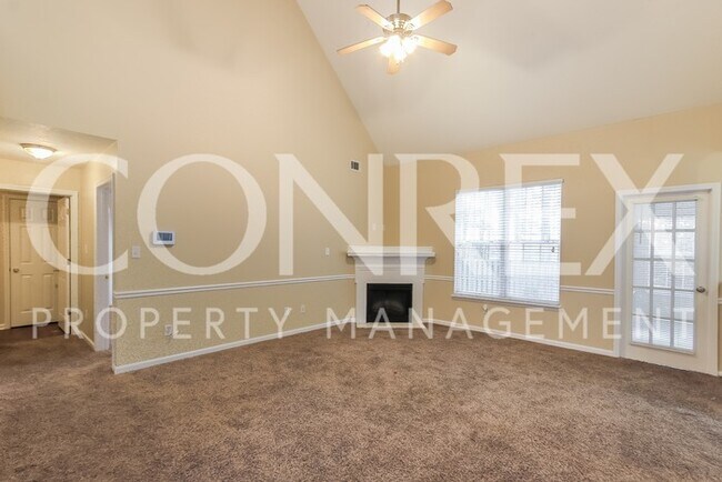 Building Photo - Charming 4 Bedroom