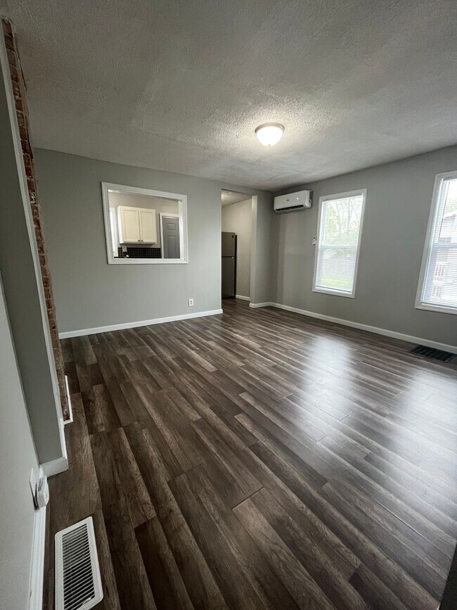 Foto del edificio - 149-151 E Woodrow Avenue