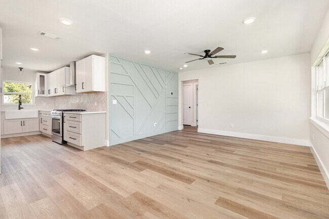 Foto del edificio - 13520 Glenside Dr