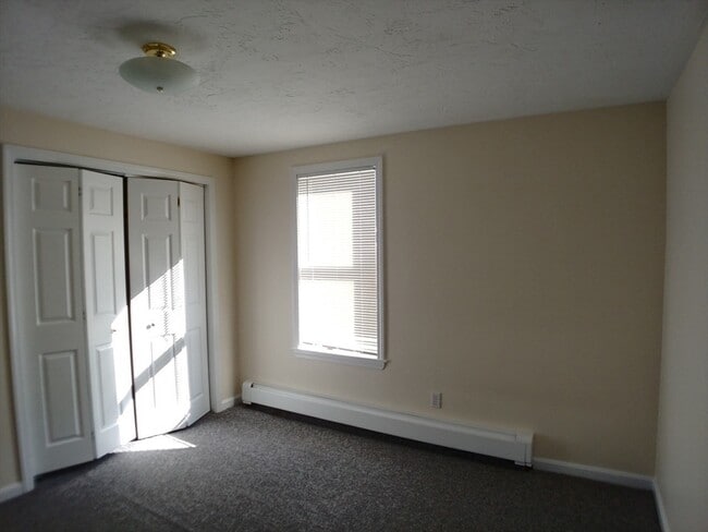 Building Photo - 20 Gibbon St