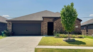 Building Photo - 1420 Stuarts Frst Dr