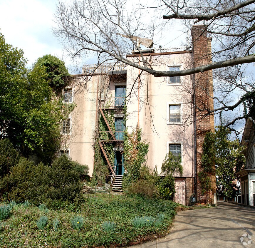 Building Photo - 510 E 5th St