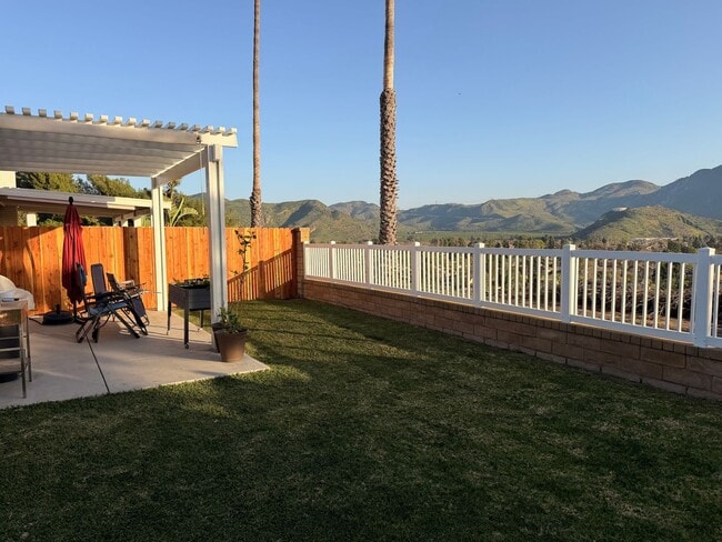 Building Photo - Amazing views in a great one story Mission Oaks home - Camarillo