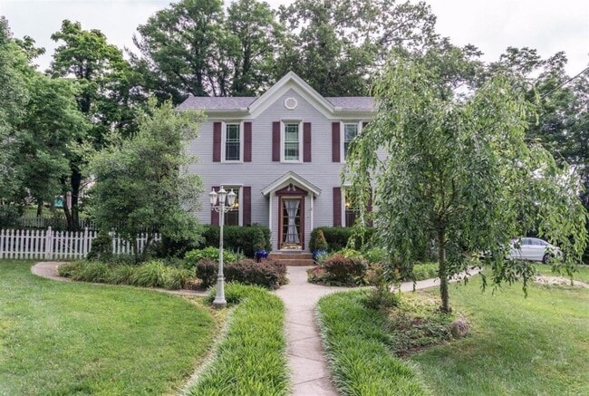 Building Photo - 3658 Archer Ave