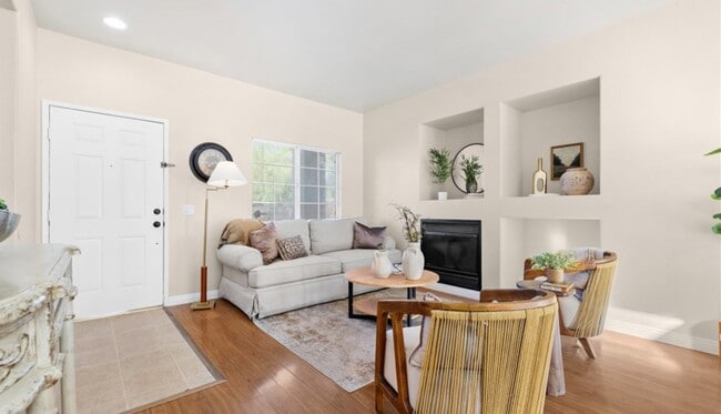 Photo - 7050 Dinwiddie St House