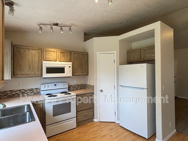 Foto del edificio - 2411 W Baystone Dr