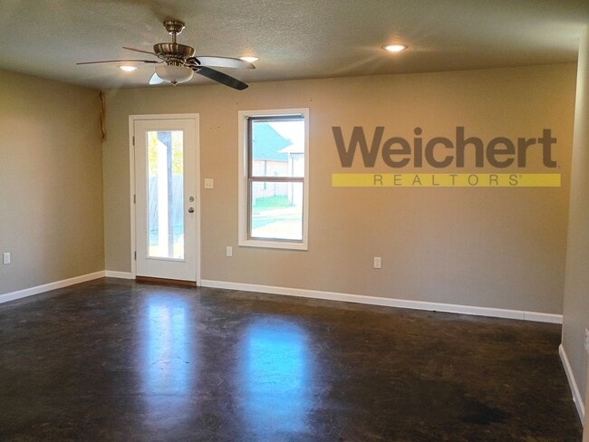 Foto del edificio - Spacious 3-Bed, 2-Bath Home in a Quiet Nei...