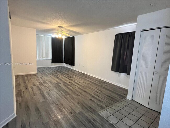 Foto del edificio - 2871 N Oakland Forest Dr