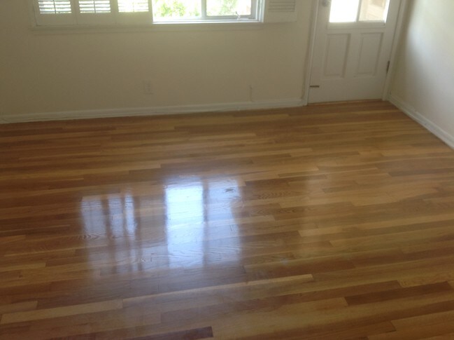 SALA DE ESTAR - 358 S Linden Dr