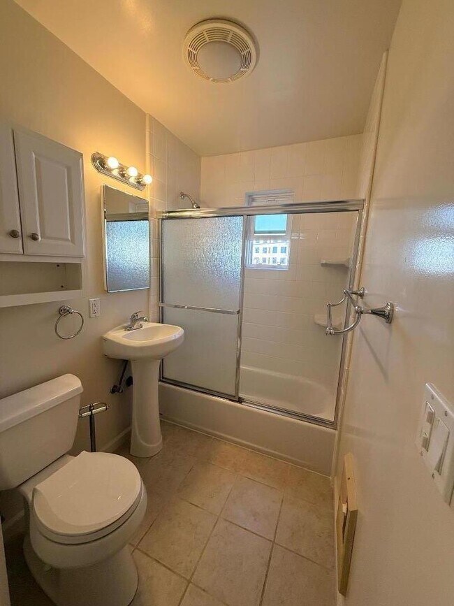 Foto del edificio - 666 Hope St