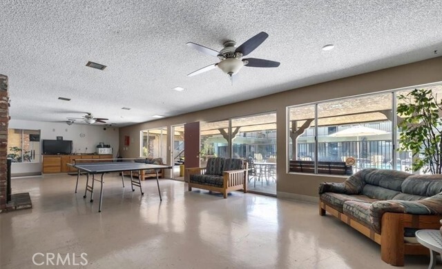 Foto del edificio - 4633 Marine Ave