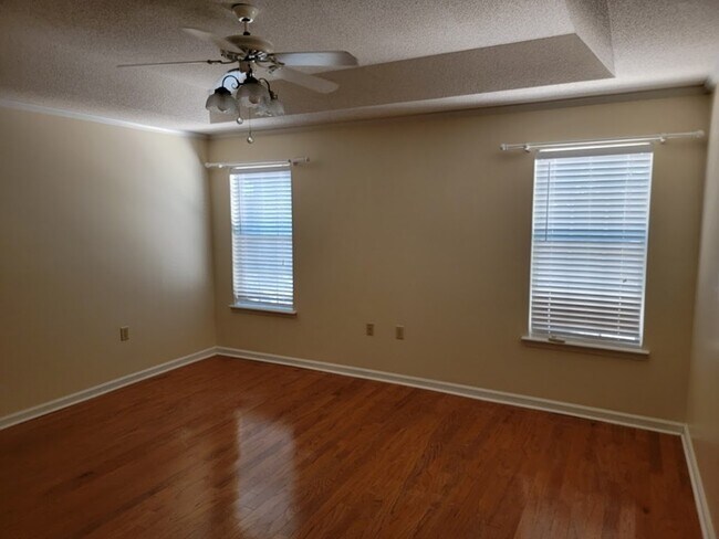 Foto del edificio - 583 Oak Brook Dr