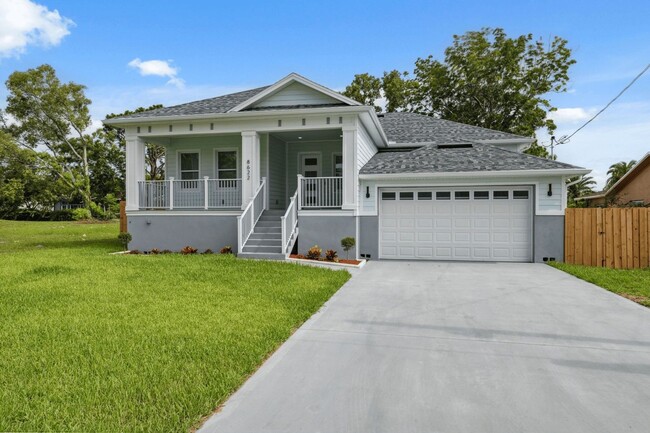Building Photo - 8622 Inwood Dr