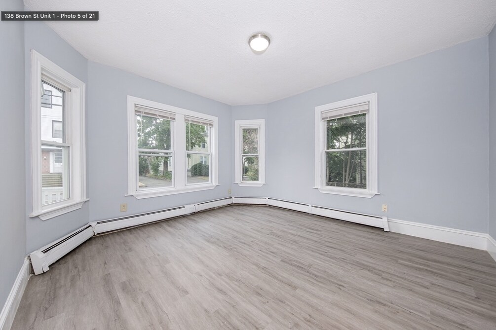 Foto principal - 138 Brown St