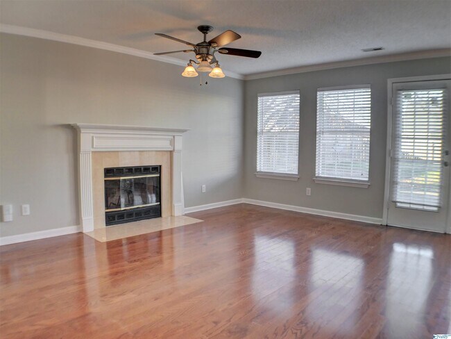 Foto del edificio - 123 Champions Green Dr