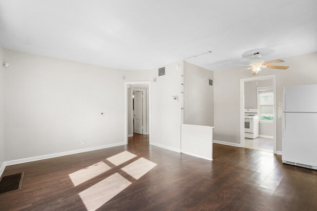 Photo - 3532 Caroline Ave House