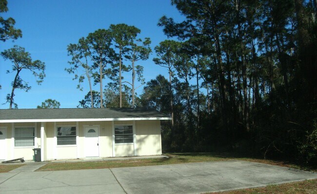 Building Photo - 2927 India Palm Dr