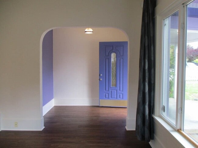 Foto del edificio - Charming 3-Bedroom Craftsman in Central Ta...