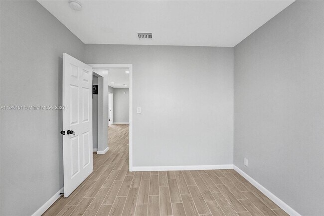 Foto del edificio - 1451 SW 5th Ave