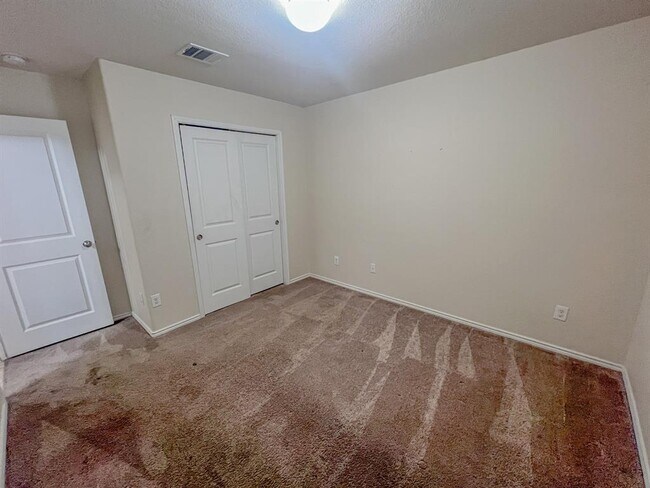 Building Photo - 324 Druse Ln