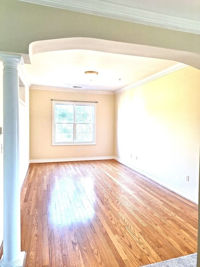 Foto del edificio - 3 bedroom/ 2 bathroom- Bennington on the Park