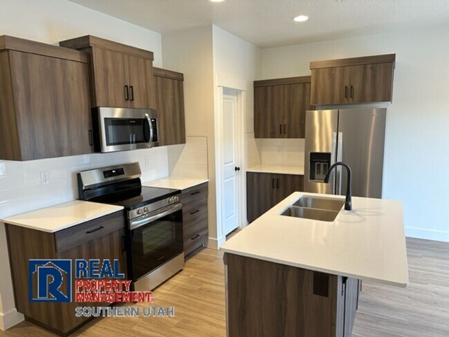 Foto del edificio - 1 year old Townhome in South Desert