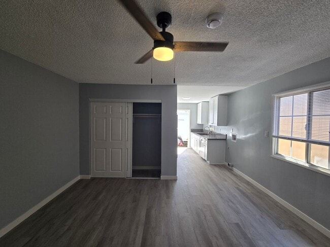 Foto del edificio - 317 Warren Ln