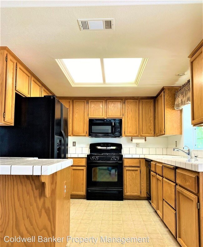 Building Photo - 3 br, 2 bath House - 3042 Sunglow