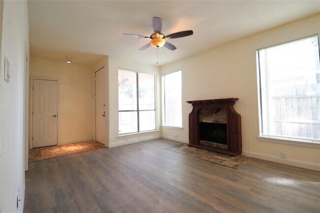 Building Photo - 1881 Bering Dr