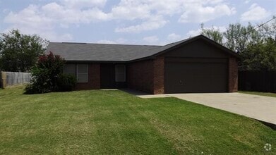 Building Photo - 809 Shady Grove Dr