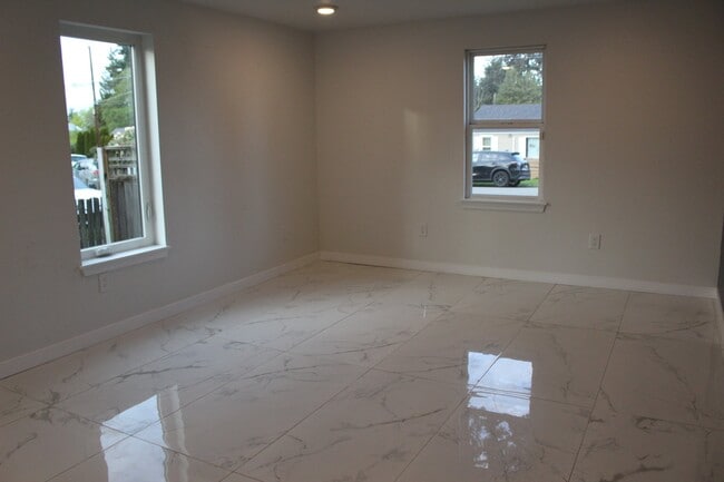 Foto del edificio - 12055 69th Ave S