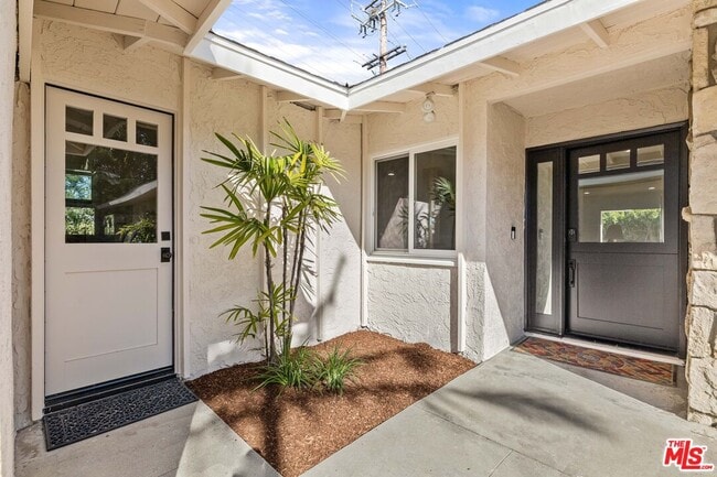 Building Photo - 6113 Monero Dr
