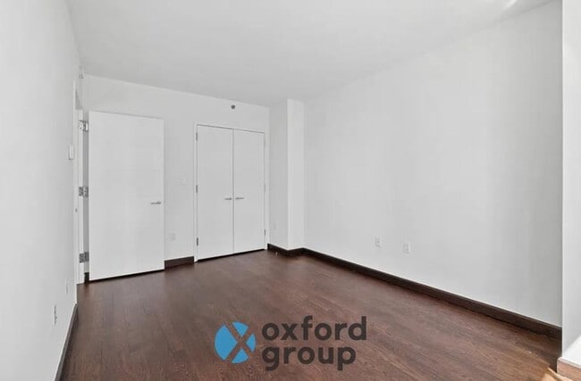 Building Photo - East 10th Street