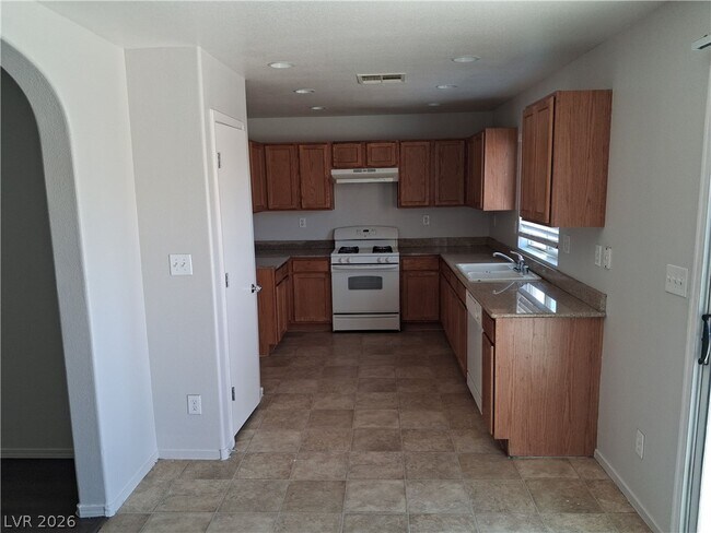 Building Photo - 8011 Torremolinos Ave