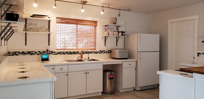 Foto del edificio - 3195 White Cir