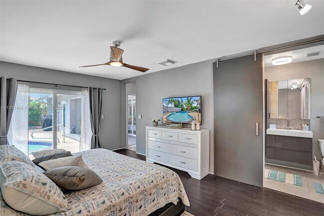 5730 NE 18th Ave photo'