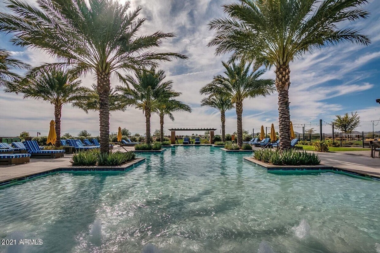 Foto principal - Resort Community - Queen Creek Furnished R...