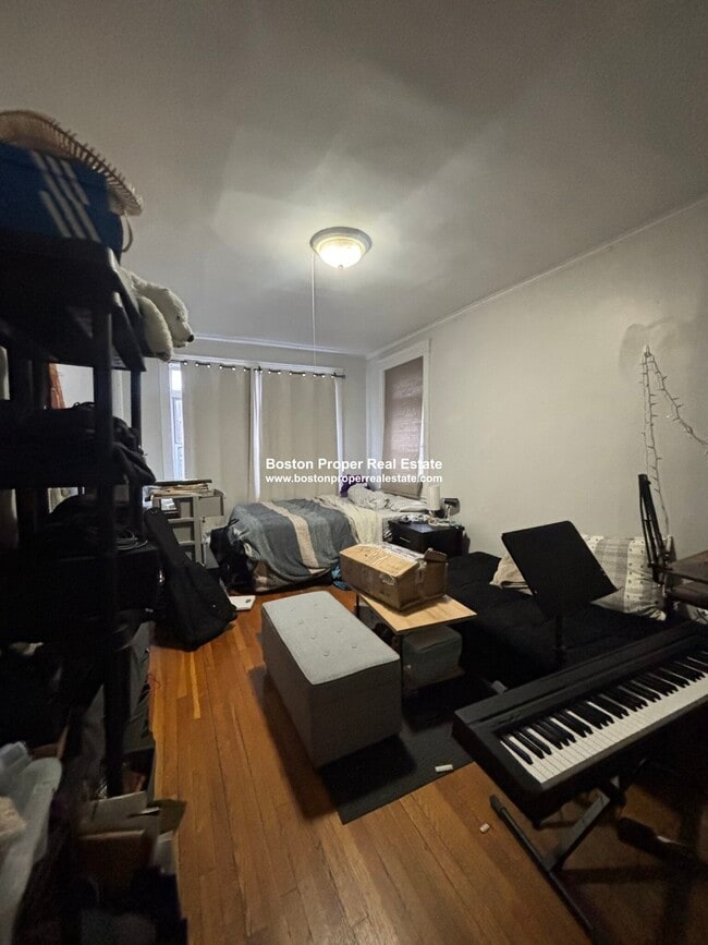 Building Photo - 80 Fenway St