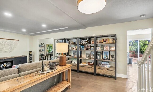 Foto del edificio - 1383 Cornwall Ct