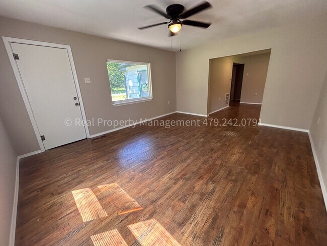 Foto del edificio - 500 Gillette Ave