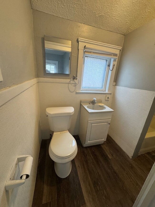 Foto del edificio - 3594 W 47th St