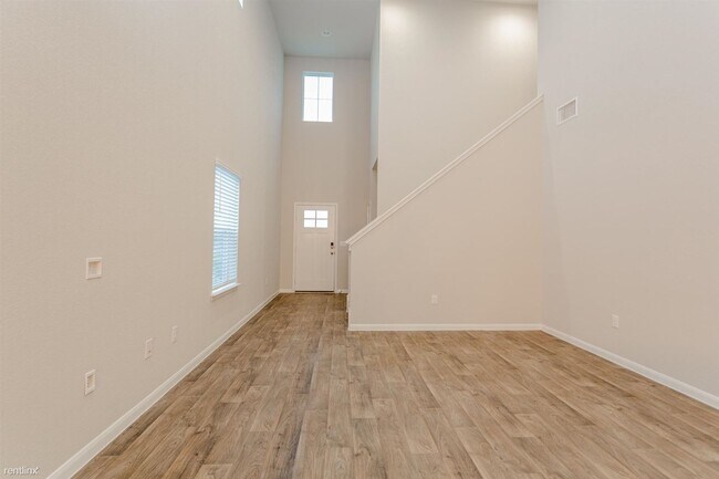 Foto del edificio - 3 br, 2.5 bath House - 13921 Heywood Dr