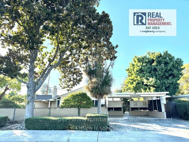 Foto del edificio - Bright 4-Bedroom, 2-Bath Single-Level Home with Bonus Room – Palo Alto
