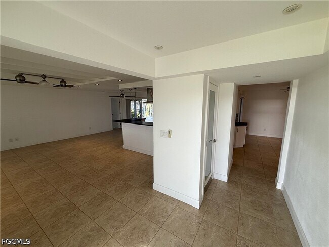 Foto del edificio - 5354 Coral Ave